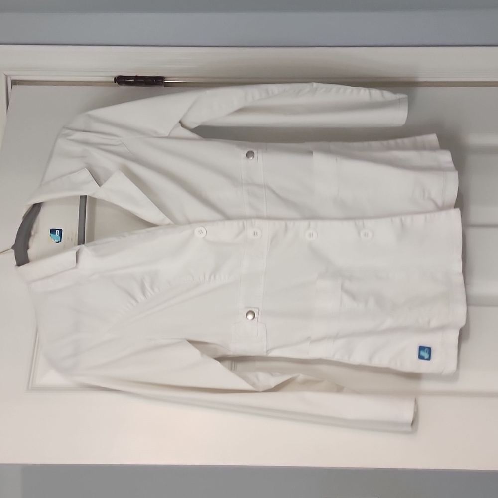 Adar small white lab coat